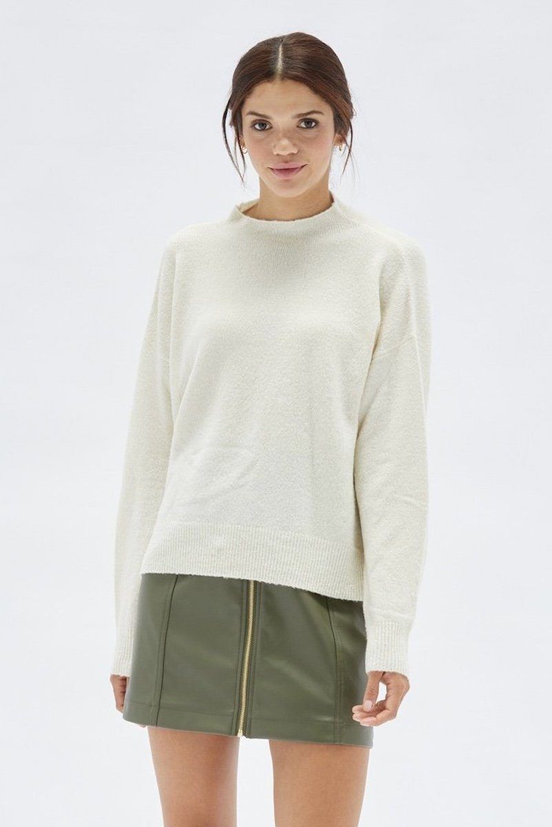 Atar Funnel Neck Knit